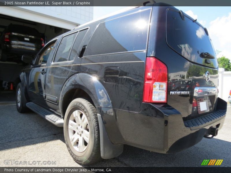 Super Black / Graphite 2005 Nissan Pathfinder LE