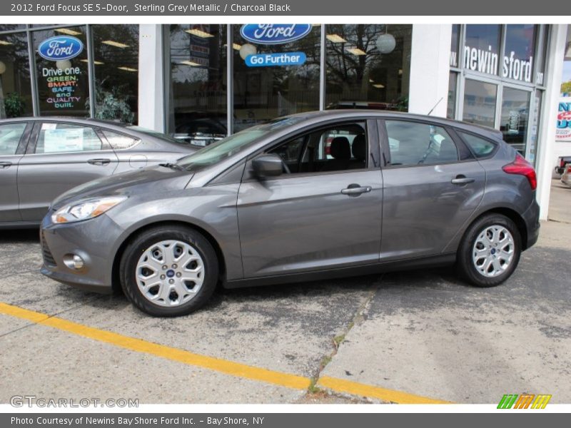 Sterling Grey Metallic / Charcoal Black 2012 Ford Focus SE 5-Door