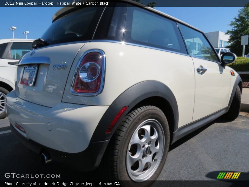 Pepper White / Carbon Black 2012 Mini Cooper Hardtop
