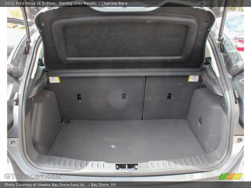  2012 Focus SE 5-Door Trunk