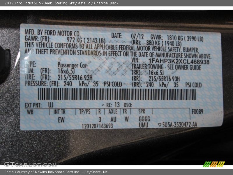 Sterling Grey Metallic / Charcoal Black 2012 Ford Focus SE 5-Door