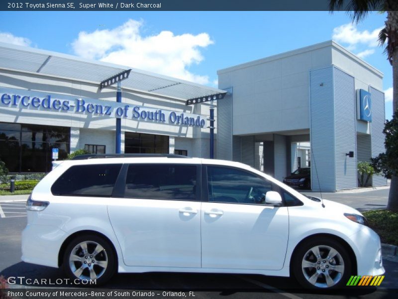Super White / Dark Charcoal 2012 Toyota Sienna SE