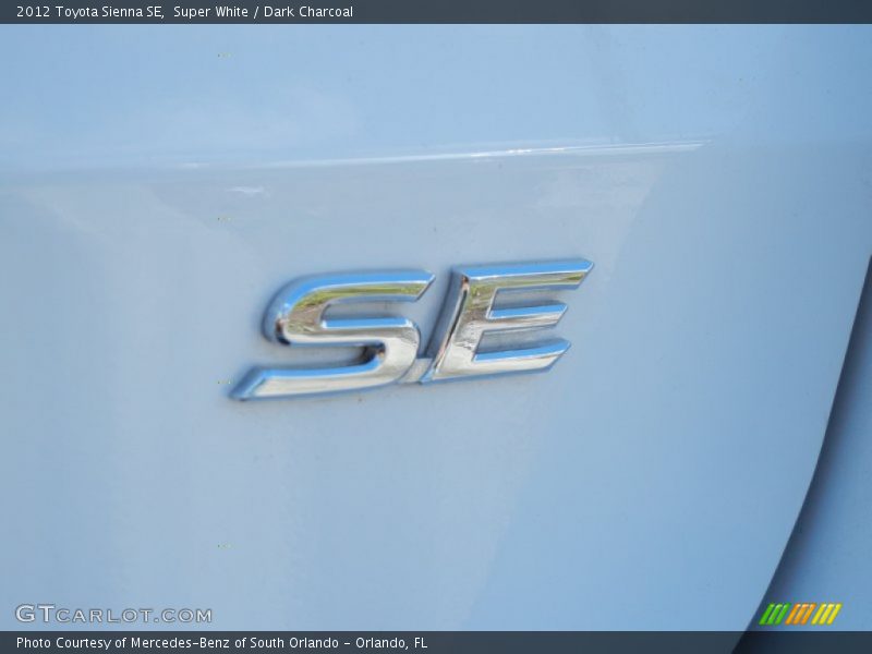 Super White / Dark Charcoal 2012 Toyota Sienna SE