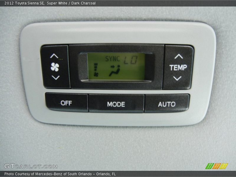 Super White / Dark Charcoal 2012 Toyota Sienna SE