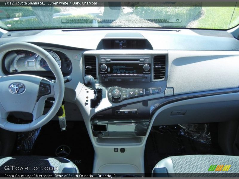 Super White / Dark Charcoal 2012 Toyota Sienna SE