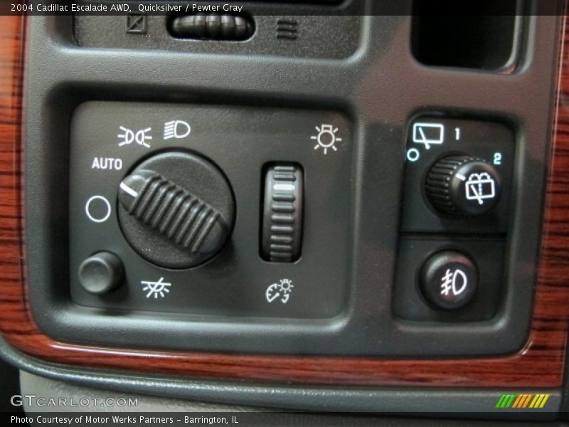 Quicksilver / Pewter Gray 2004 Cadillac Escalade AWD