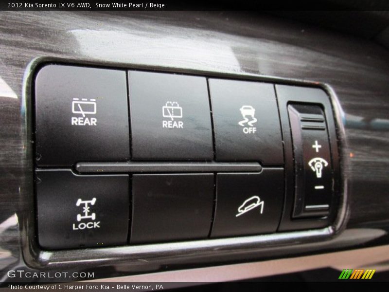 Snow White Pearl / Beige 2012 Kia Sorento LX V6 AWD