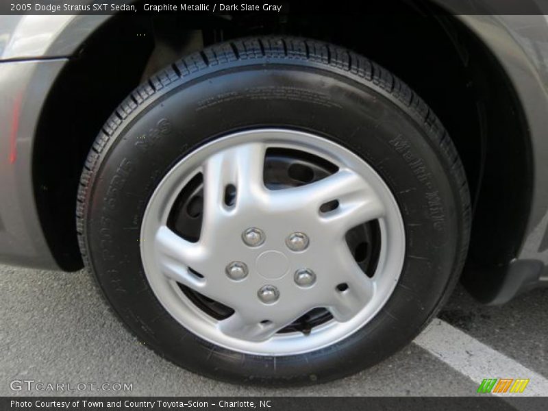  2005 Stratus SXT Sedan Wheel