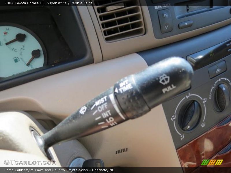Super White / Pebble Beige 2004 Toyota Corolla LE