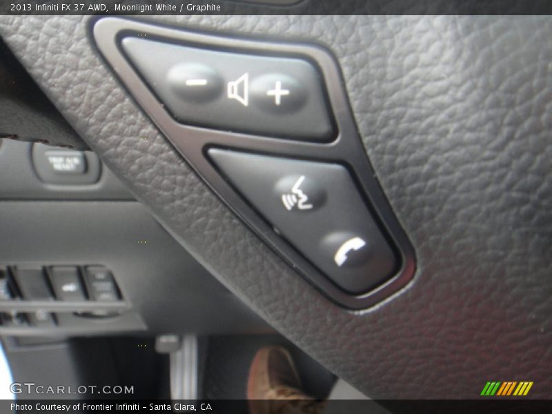 Controls of 2013 FX 37 AWD