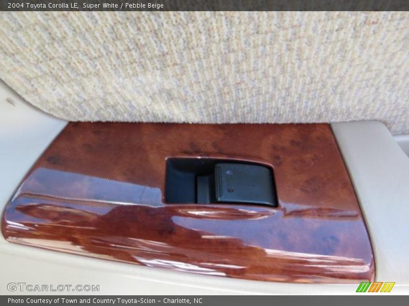 Super White / Pebble Beige 2004 Toyota Corolla LE