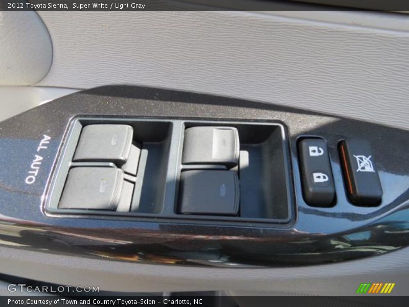 Super White / Light Gray 2012 Toyota Sienna