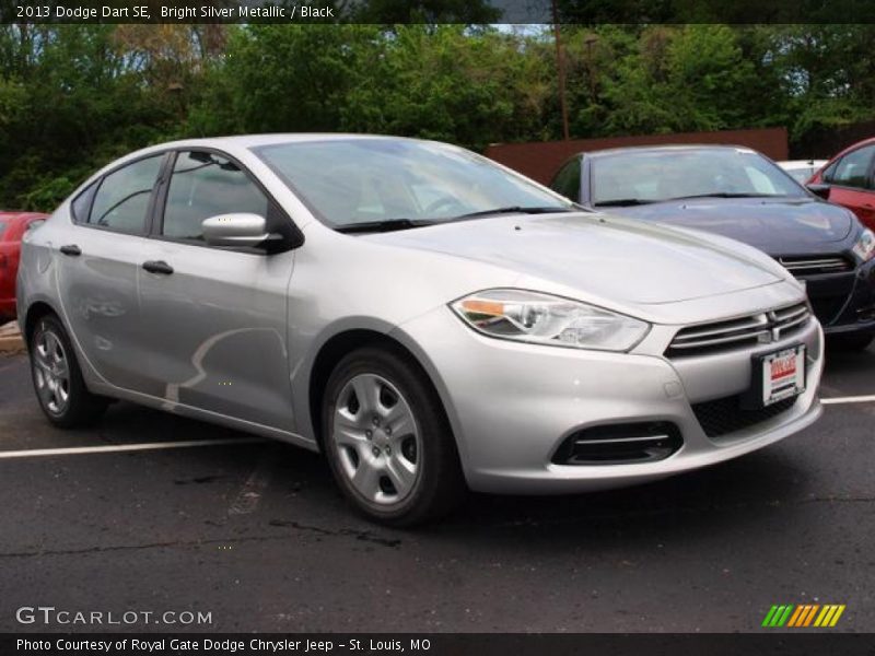 Bright Silver Metallic / Black 2013 Dodge Dart SE