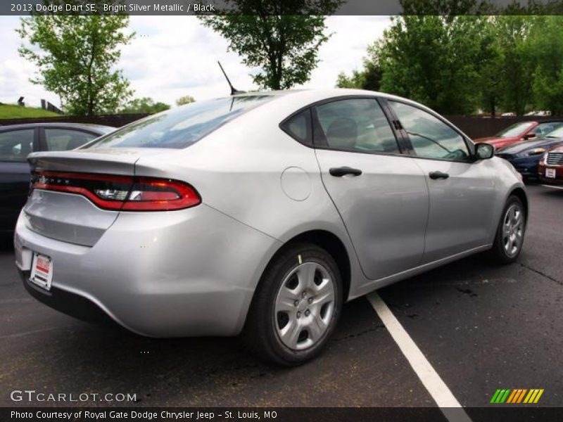 Bright Silver Metallic / Black 2013 Dodge Dart SE