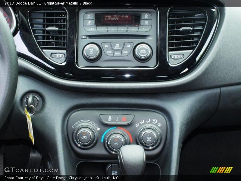 Bright Silver Metallic / Black 2013 Dodge Dart SE