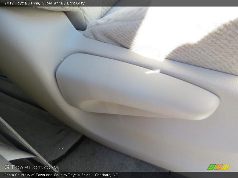 Super White / Light Gray 2012 Toyota Sienna