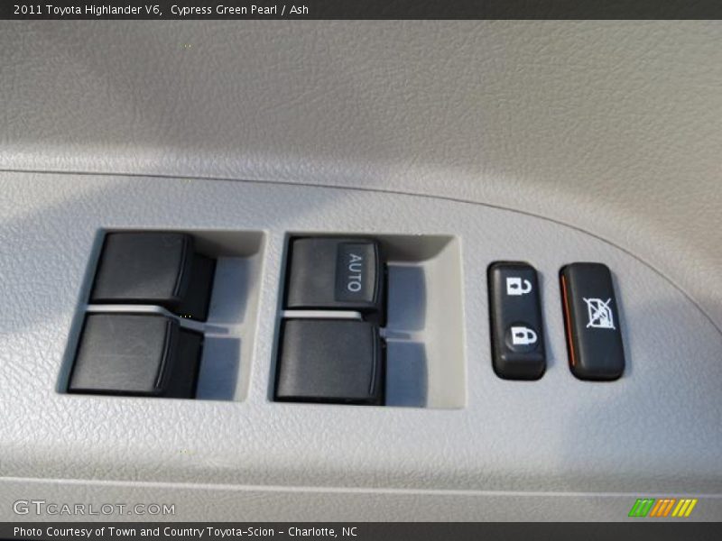 Cypress Green Pearl / Ash 2011 Toyota Highlander V6
