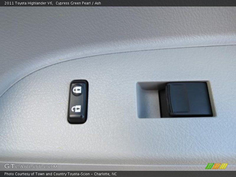 Cypress Green Pearl / Ash 2011 Toyota Highlander V6