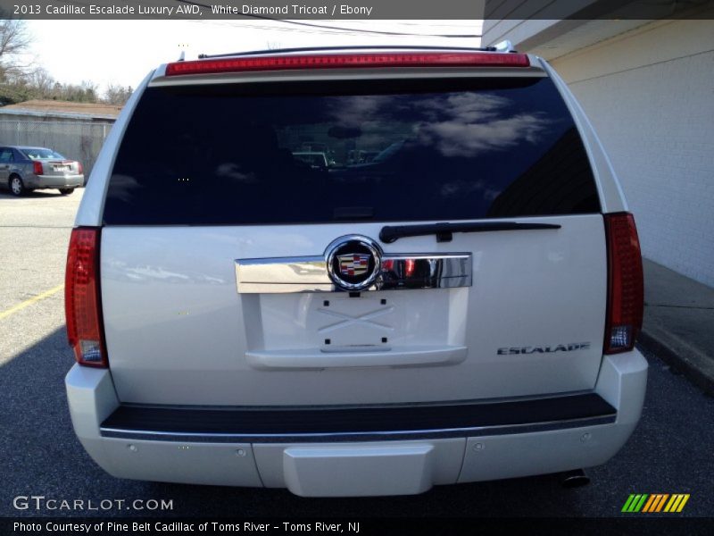 White Diamond Tricoat / Ebony 2013 Cadillac Escalade Luxury AWD