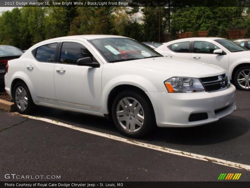 New Bright White / Black/Light Frost Beige 2013 Dodge Avenger SE