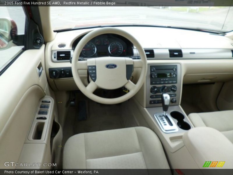 Dashboard of 2005 Five Hundred SE AWD