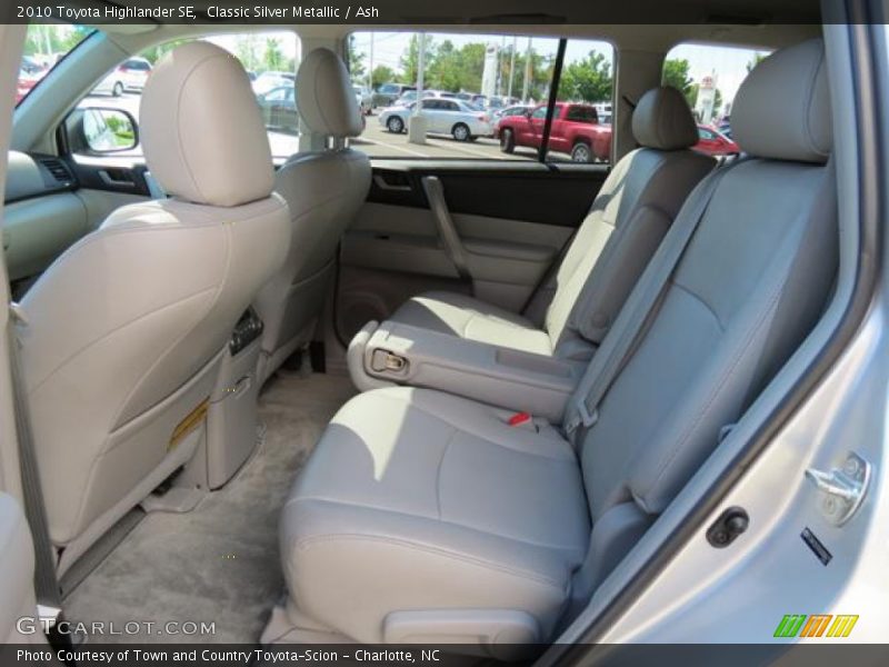 Classic Silver Metallic / Ash 2010 Toyota Highlander SE