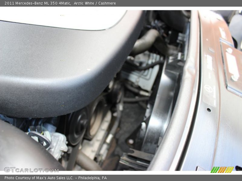 Arctic White / Cashmere 2011 Mercedes-Benz ML 350 4Matic