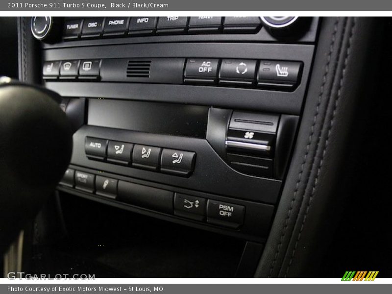 Controls of 2011 911 Turbo S Coupe