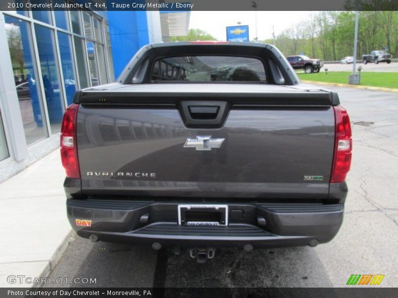 Taupe Gray Metallic / Ebony 2010 Chevrolet Avalanche LT 4x4