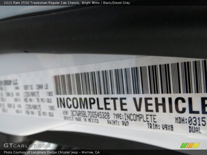 Bright White / Black/Diesel Gray 2013 Ram 3500 Tradesman Regular Cab Chassis