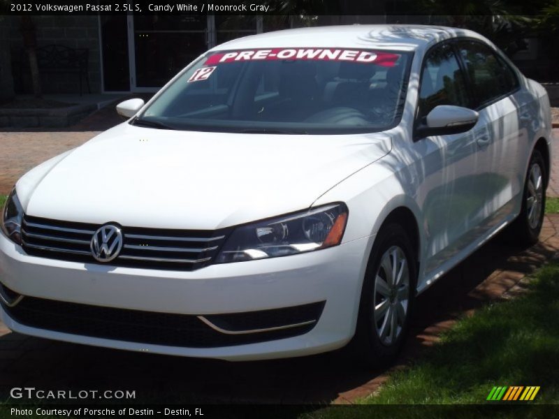 Candy White / Moonrock Gray 2012 Volkswagen Passat 2.5L S
