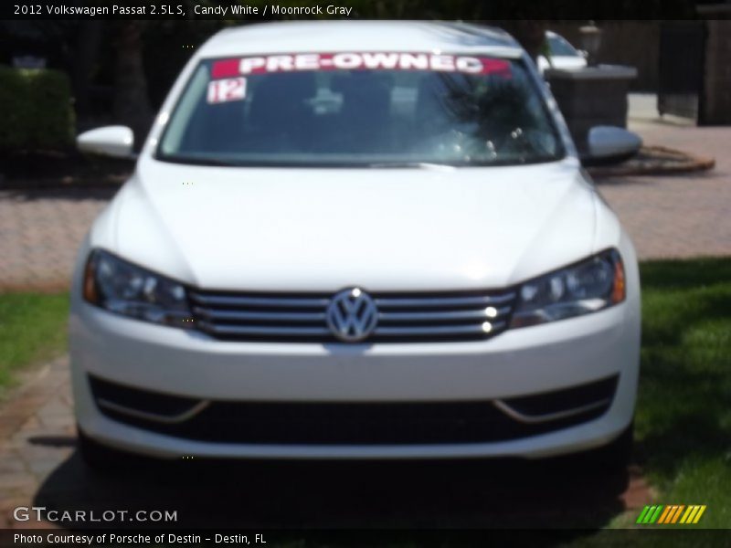 Candy White / Moonrock Gray 2012 Volkswagen Passat 2.5L S