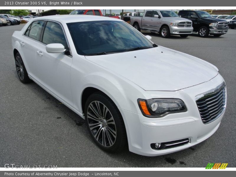 Bright White / Black 2013 Chrysler 300 S V6