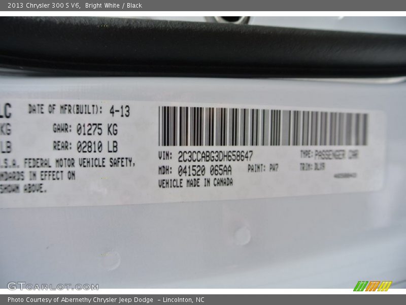 Bright White / Black 2013 Chrysler 300 S V6