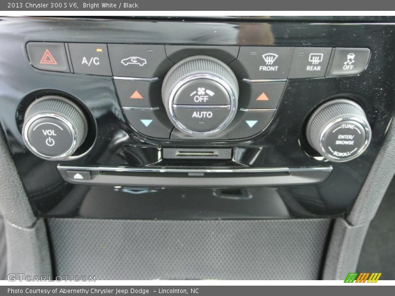 Controls of 2013 300 S V6