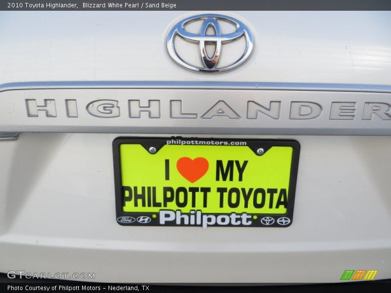 Blizzard White Pearl / Sand Beige 2010 Toyota Highlander