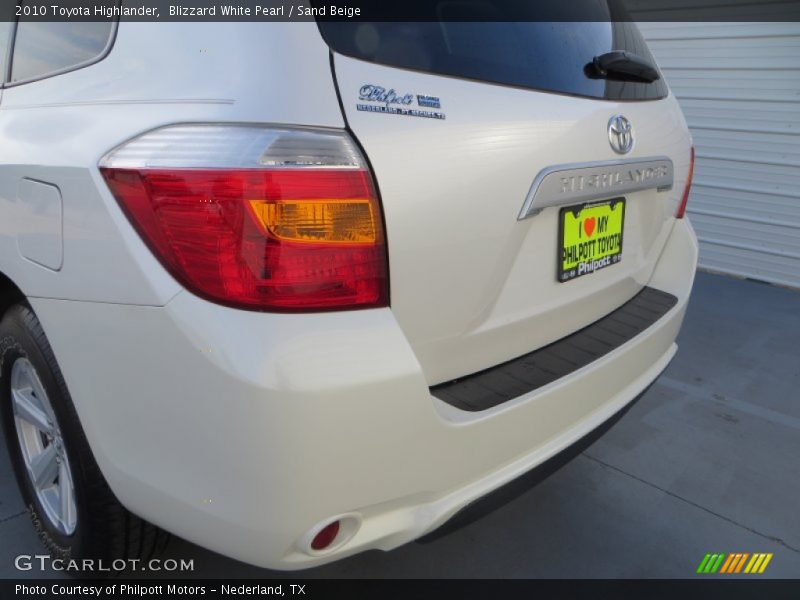 Blizzard White Pearl / Sand Beige 2010 Toyota Highlander