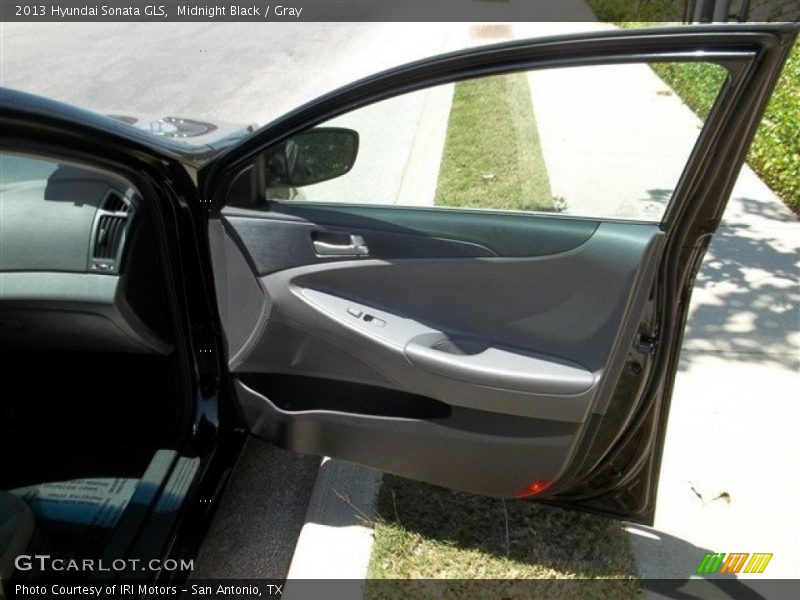 Midnight Black / Gray 2013 Hyundai Sonata GLS