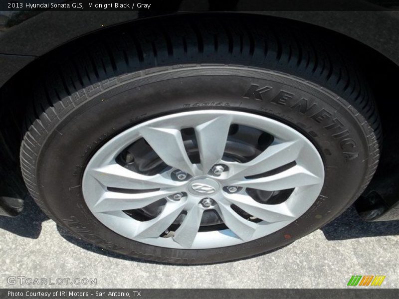 Midnight Black / Gray 2013 Hyundai Sonata GLS