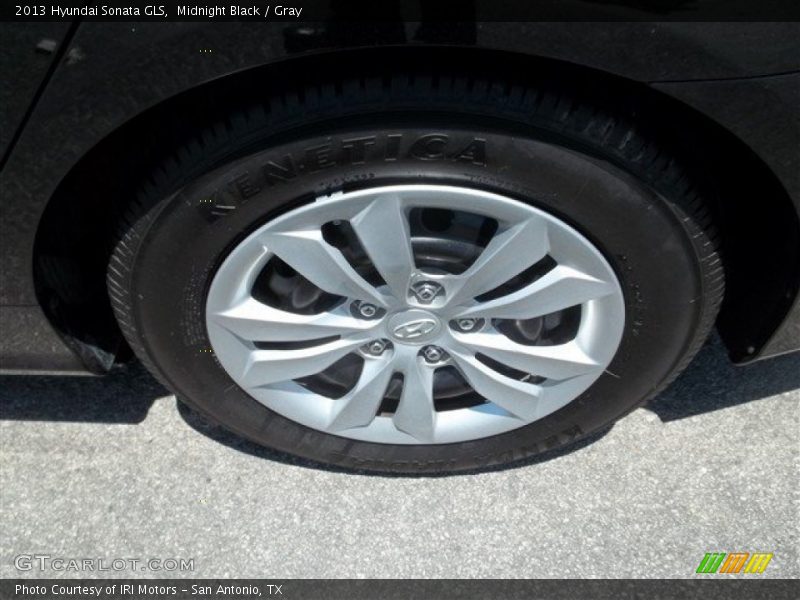 Midnight Black / Gray 2013 Hyundai Sonata GLS