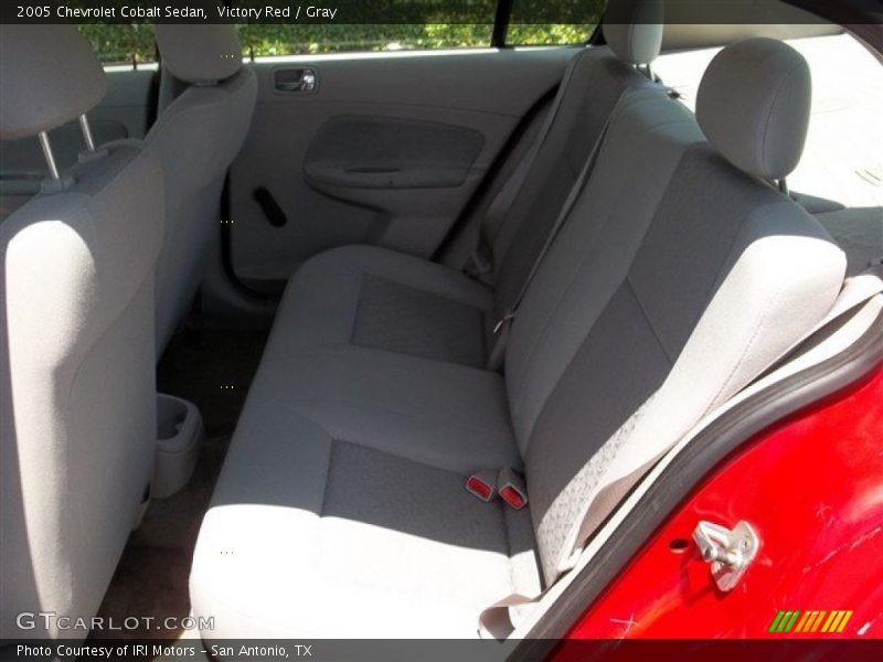 Victory Red / Gray 2005 Chevrolet Cobalt Sedan