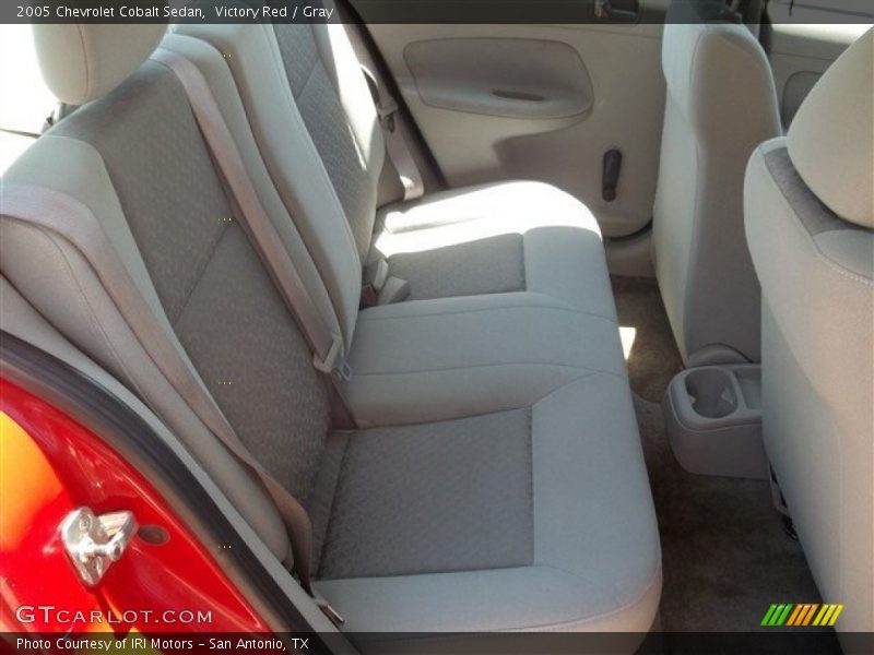 Victory Red / Gray 2005 Chevrolet Cobalt Sedan