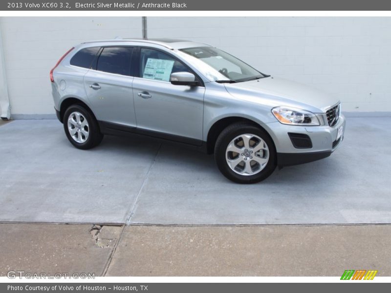 Electric Silver Metallic / Anthracite Black 2013 Volvo XC60 3.2