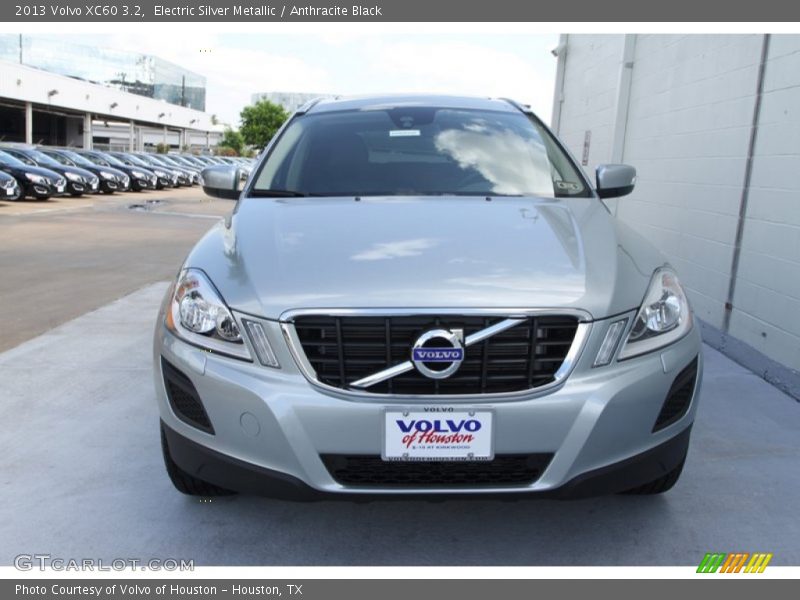 Electric Silver Metallic / Anthracite Black 2013 Volvo XC60 3.2