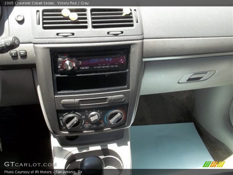 Controls of 2005 Cobalt Sedan