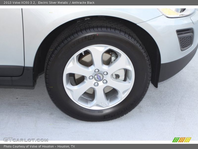 Electric Silver Metallic / Anthracite Black 2013 Volvo XC60 3.2