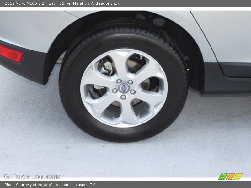 Electric Silver Metallic / Anthracite Black 2013 Volvo XC60 3.2