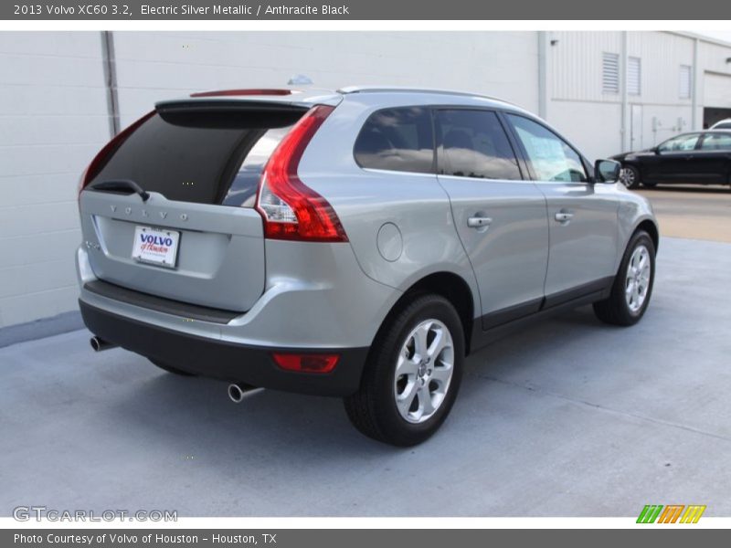 Electric Silver Metallic / Anthracite Black 2013 Volvo XC60 3.2