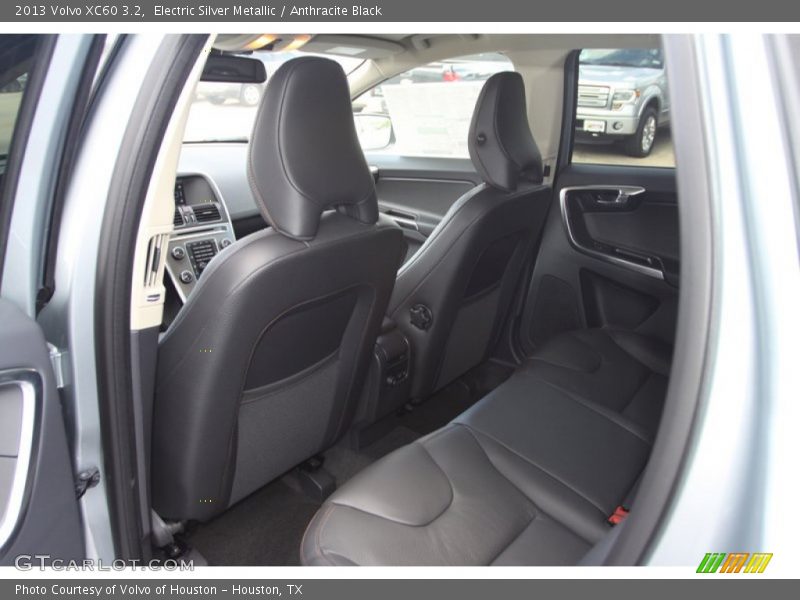 Electric Silver Metallic / Anthracite Black 2013 Volvo XC60 3.2
