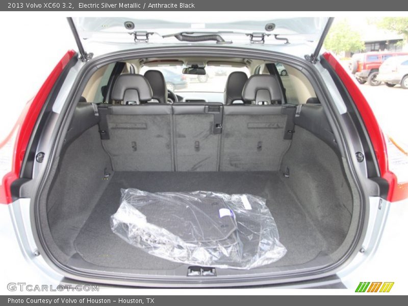 Electric Silver Metallic / Anthracite Black 2013 Volvo XC60 3.2